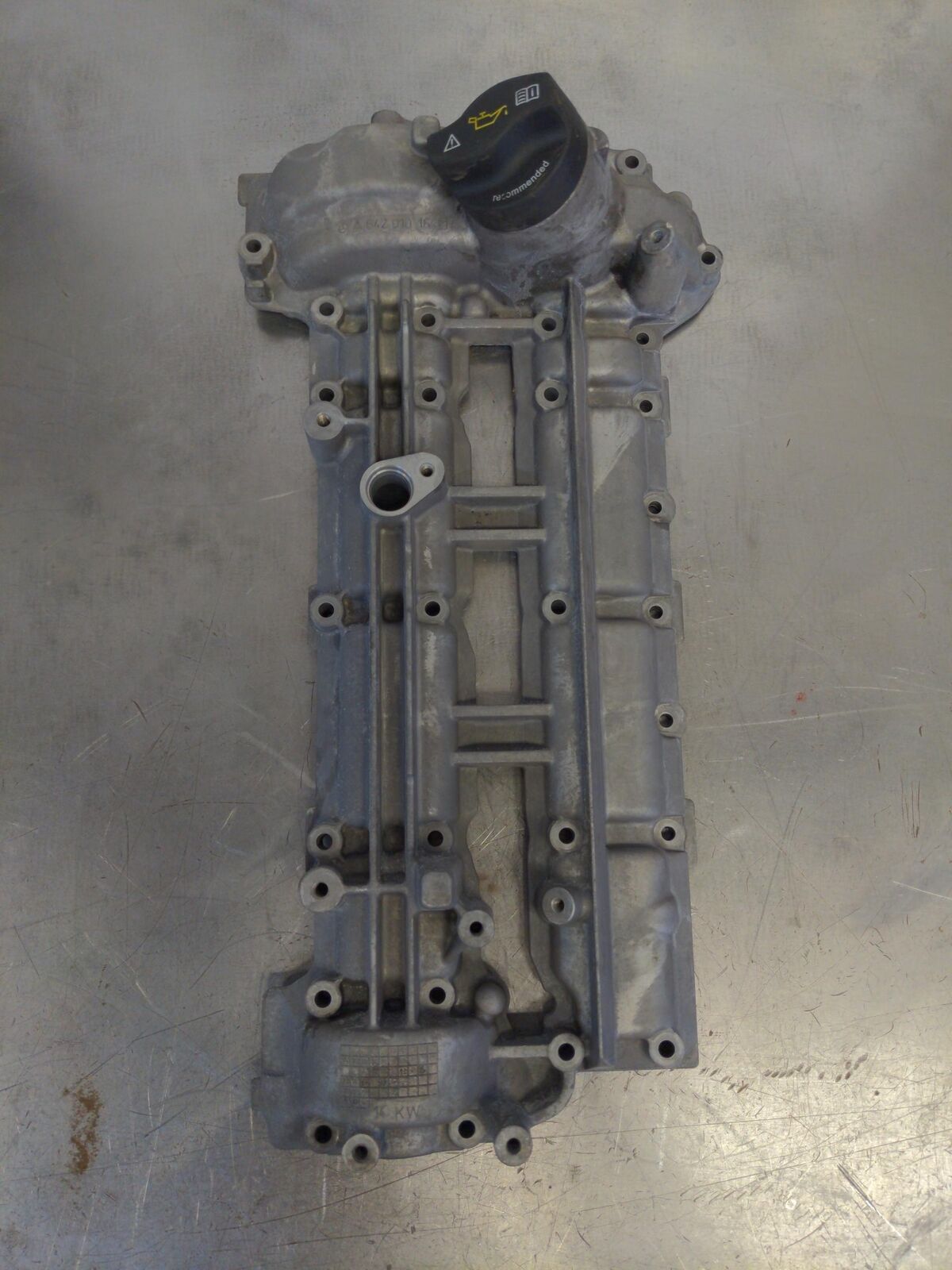 2014 MERCEDES ML Valve Cover Ml350 Diesel Right Valve Cover A6420101630