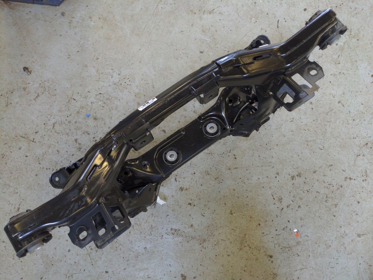 17-20 JAGUAR F-PACE REAR Undercarriage Crossmember Sub Frame Standard Suspension