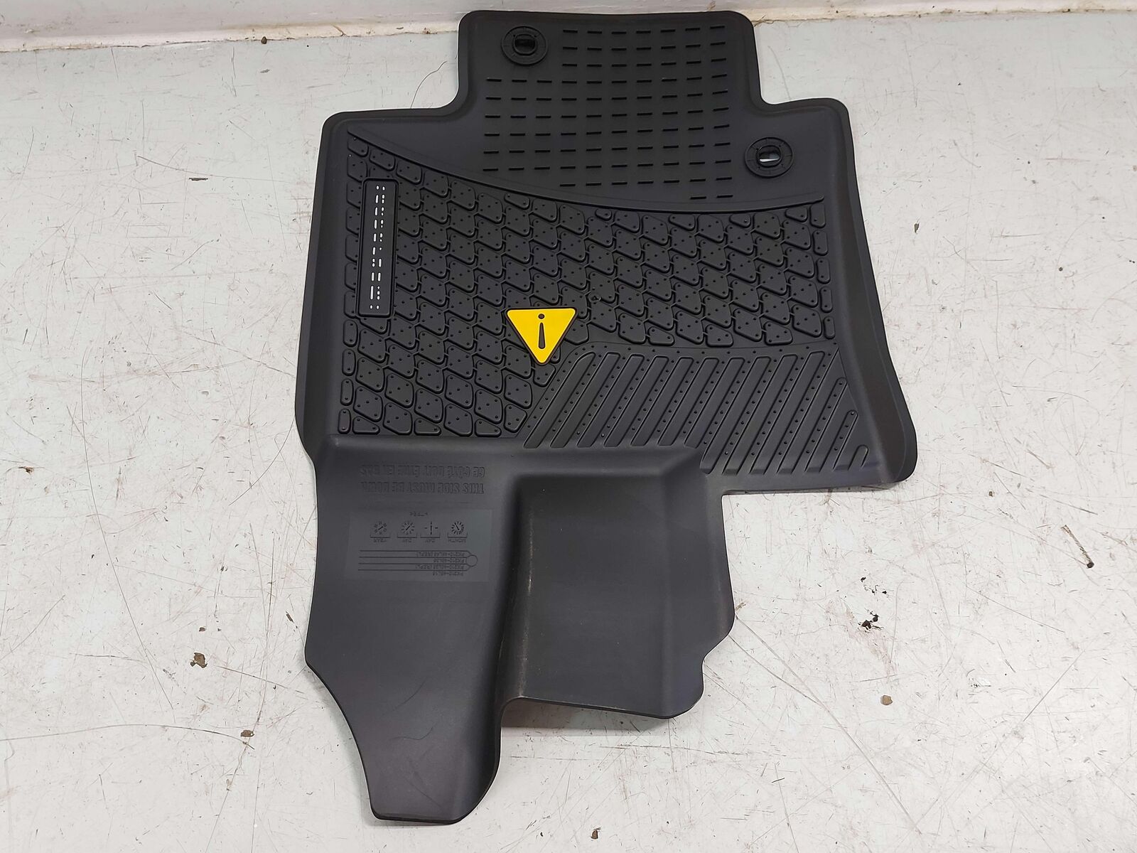 2020 TOYOTA HIGHLANDER FLOOR MAT NEW OEM RUBBER PK210-48L15