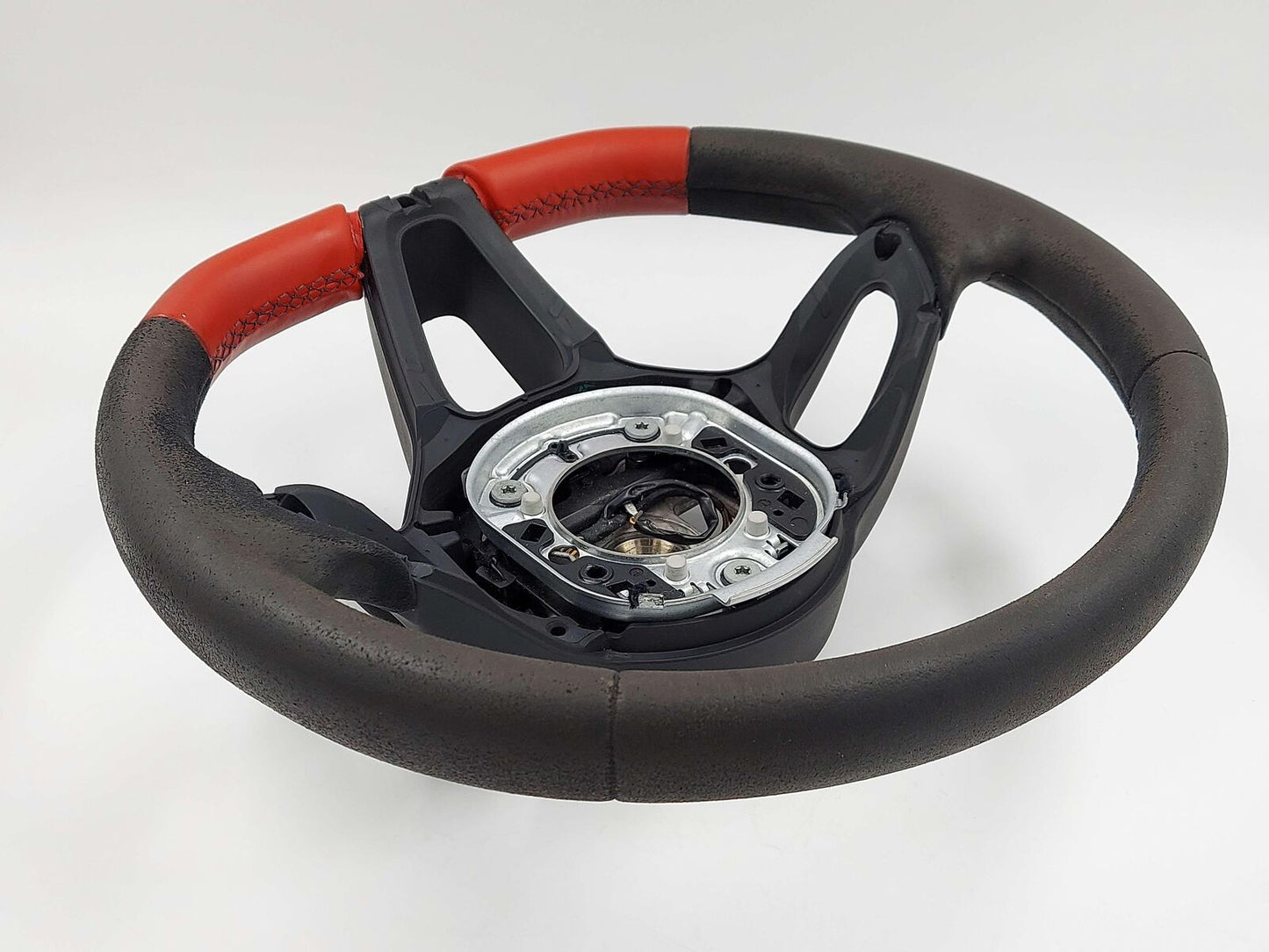 2016 MCLAREN 540C STEERING WHEEL BLACK & RED 309756981W58-AA *NOTE