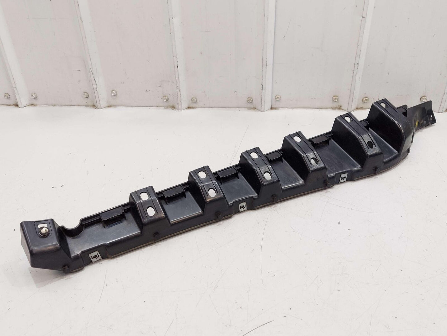 2017 MCLAREN 570S LEFT DOOR MOULDING MOUNT BRACKET 13A6741CP