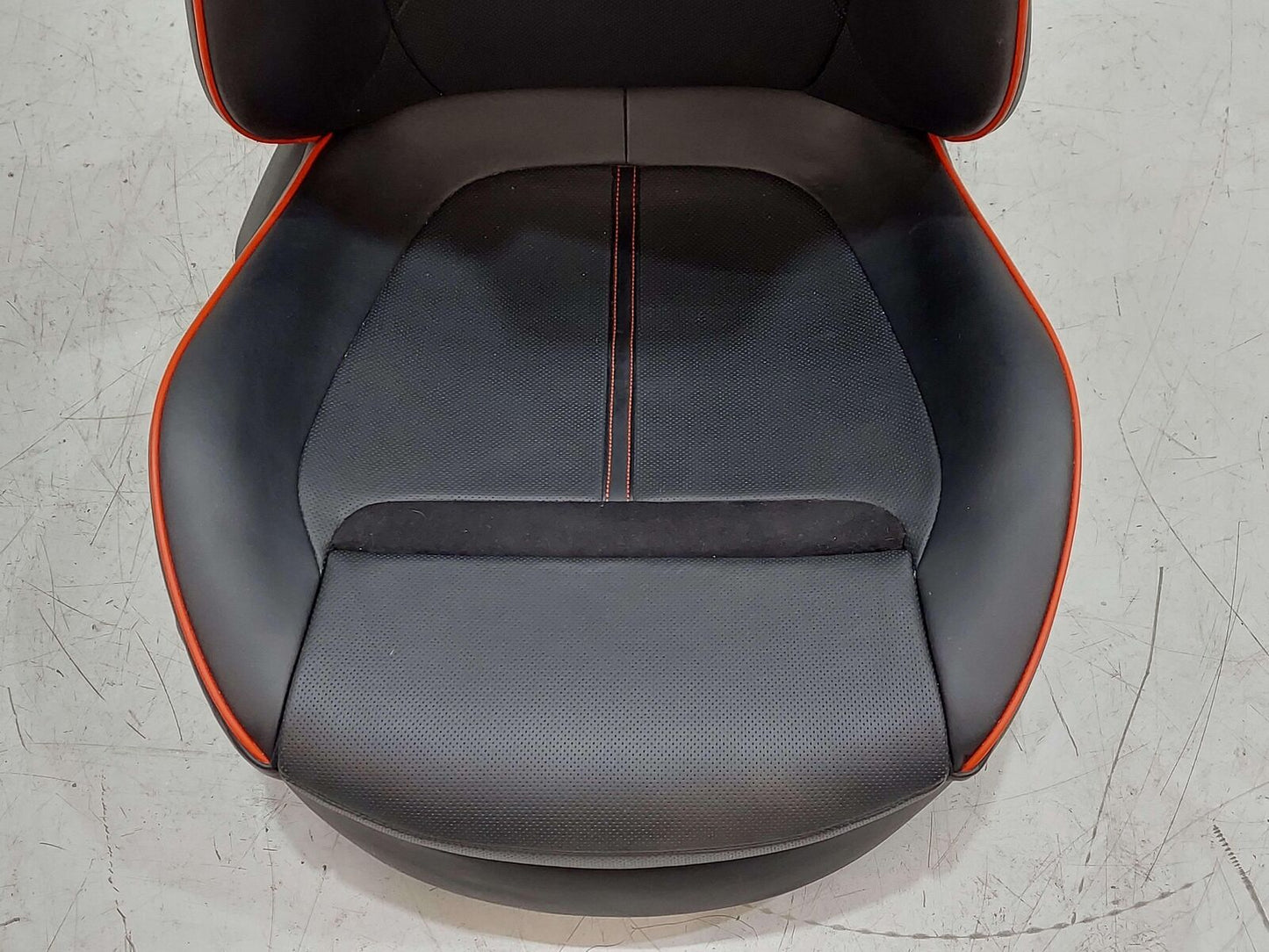 2021 FERRARI ROMA F169 FRONT RH RIGHT SEAT RH BLACK W/ RED PIPING