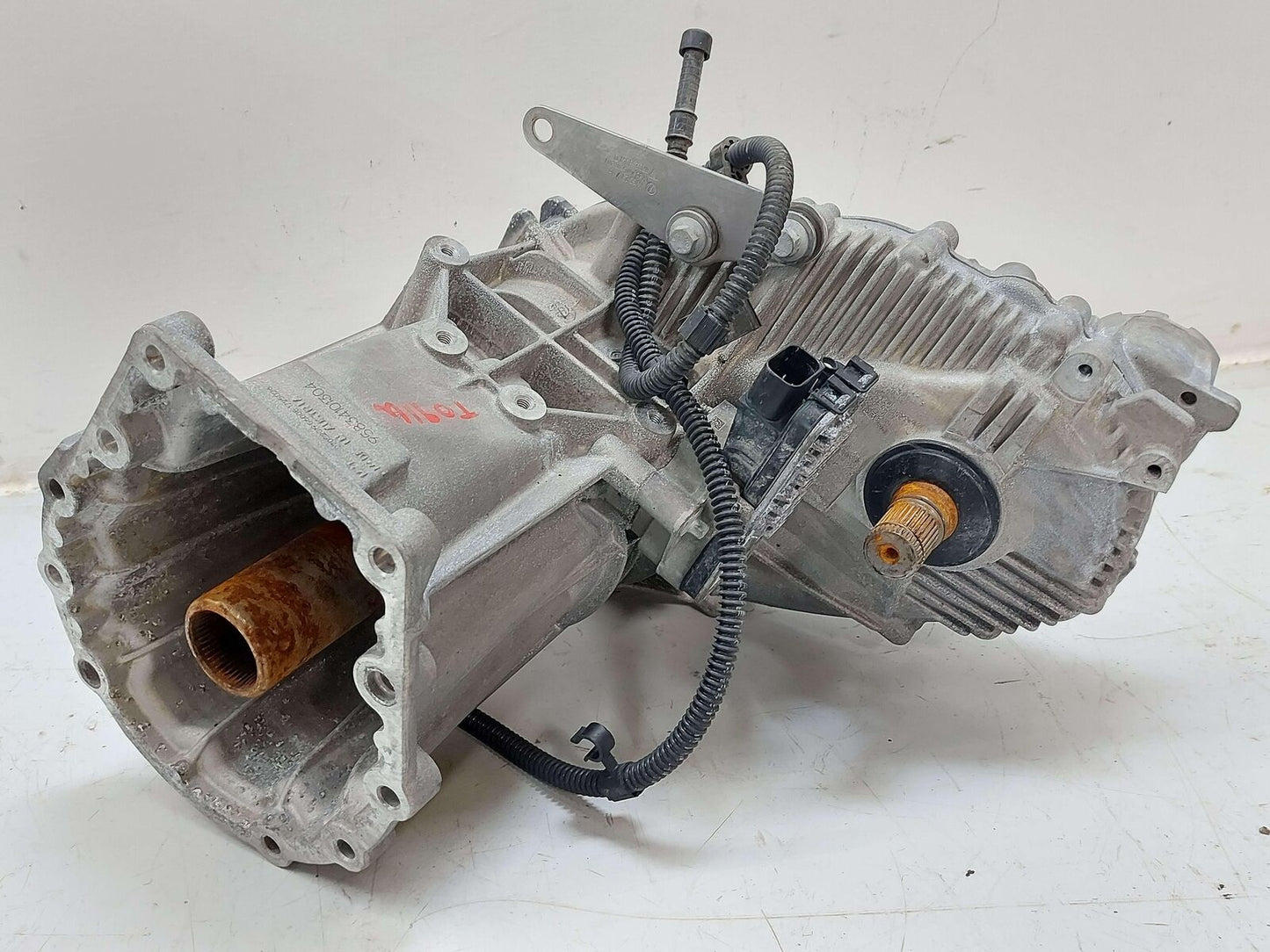 11-18 PORSCHE CAYENNE GTS 958 3.6L NFD TRANSFER CASE 95834101304 0C2927755AA