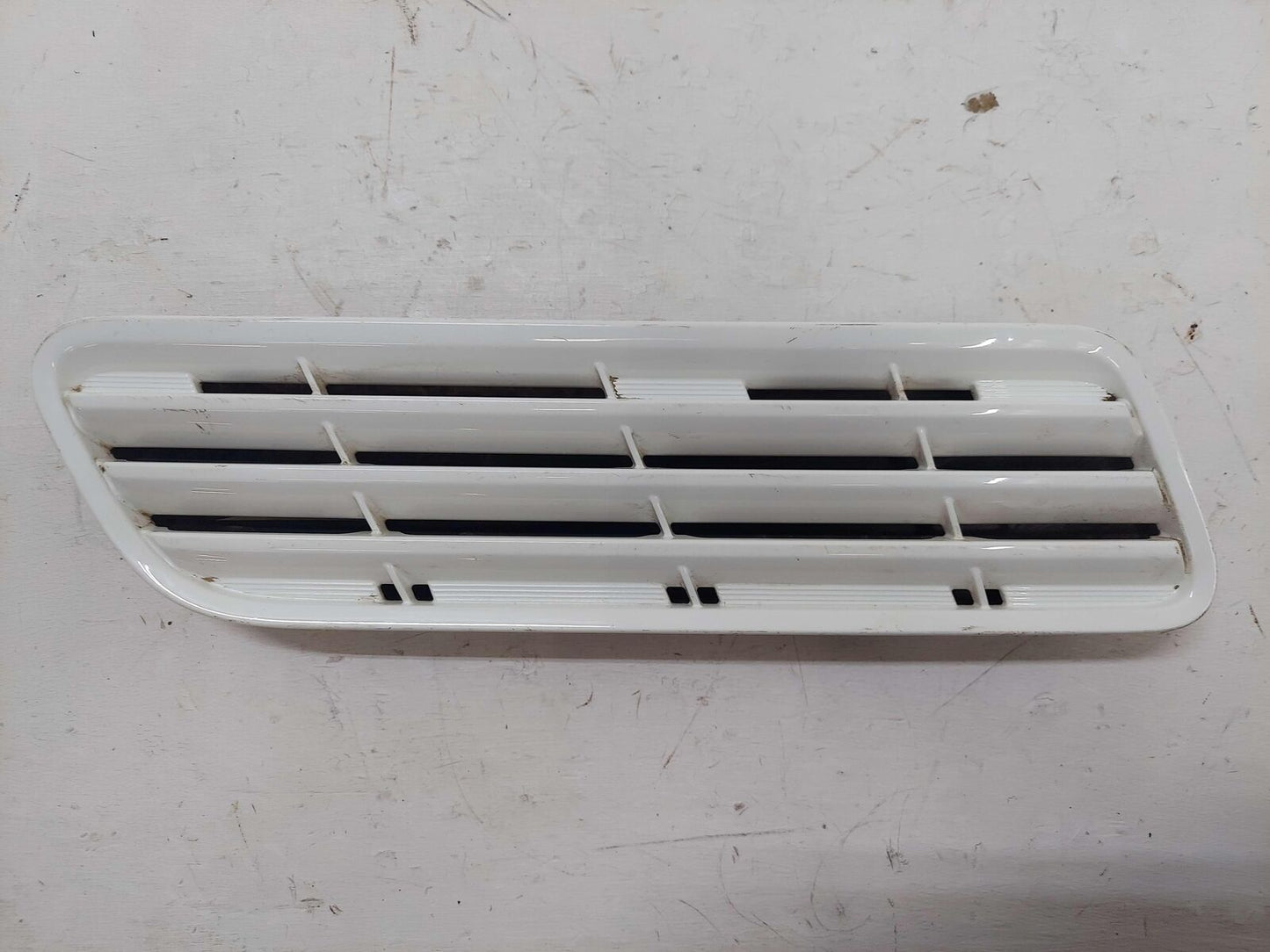 08-15 MITSUBISHI EVOLUTION X 10 MR LANCER LEFT HOOD SCOOP VENT WHITE *SCUFFS