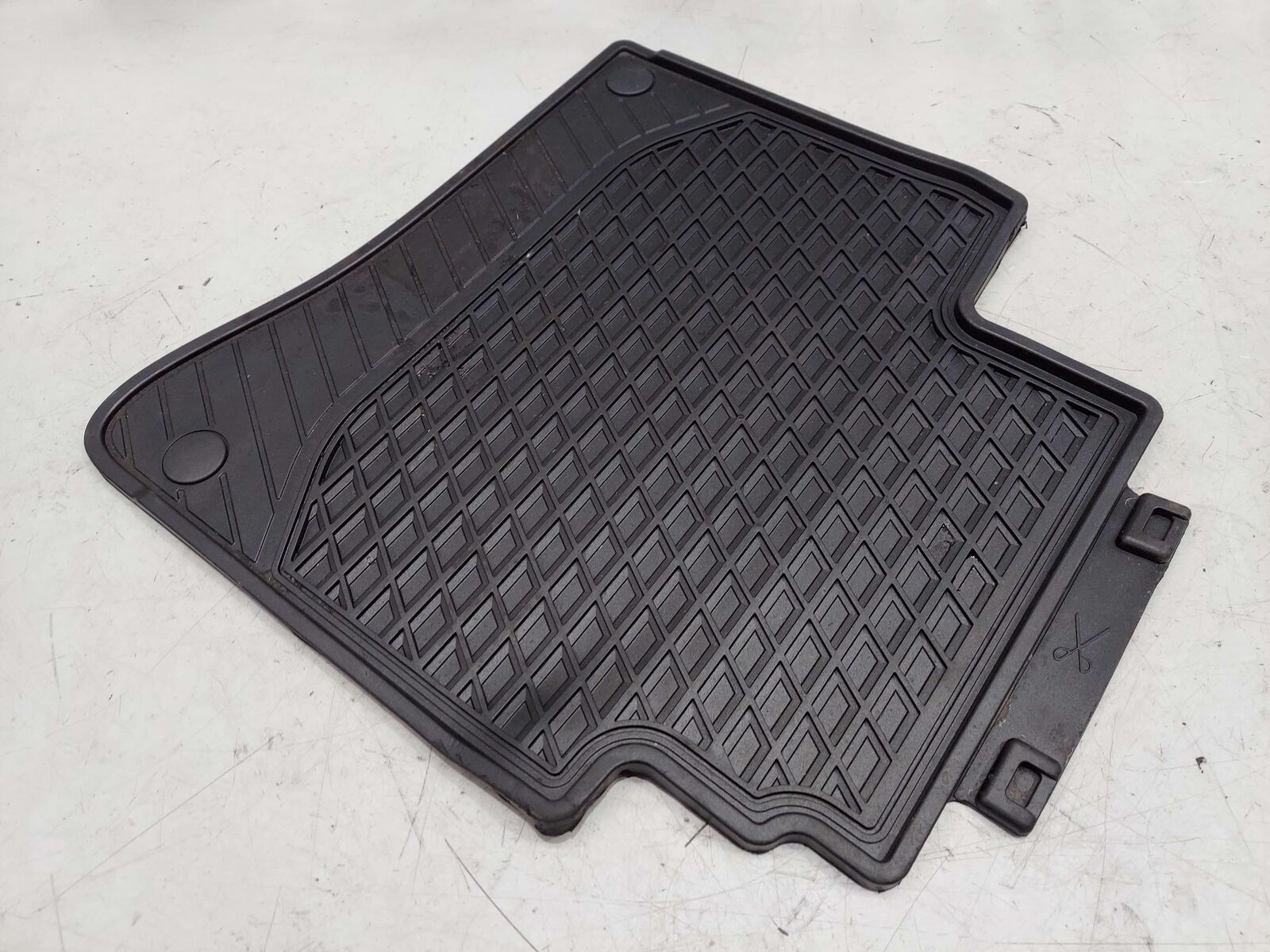 2019 MERCEDES S-CLASS S560 W222 FLOOR MAT OEM BLACK RUBBER MAT SET *WORN/GOUGES*