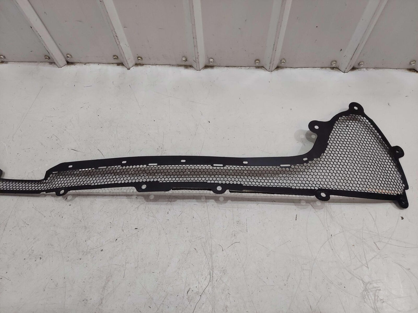 2024 ASTON MARTIN DB12 VOLANTE GRILL GRILLE LOWER MESH TYPE *RUST*