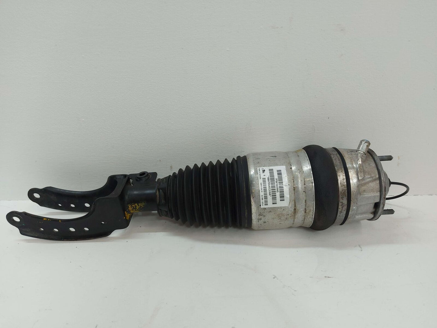 13 14 16 17 18 PORSCHE CAYENNE GTS 958 FRONT LEFT STRUT AIR SPRING SUSPENSION