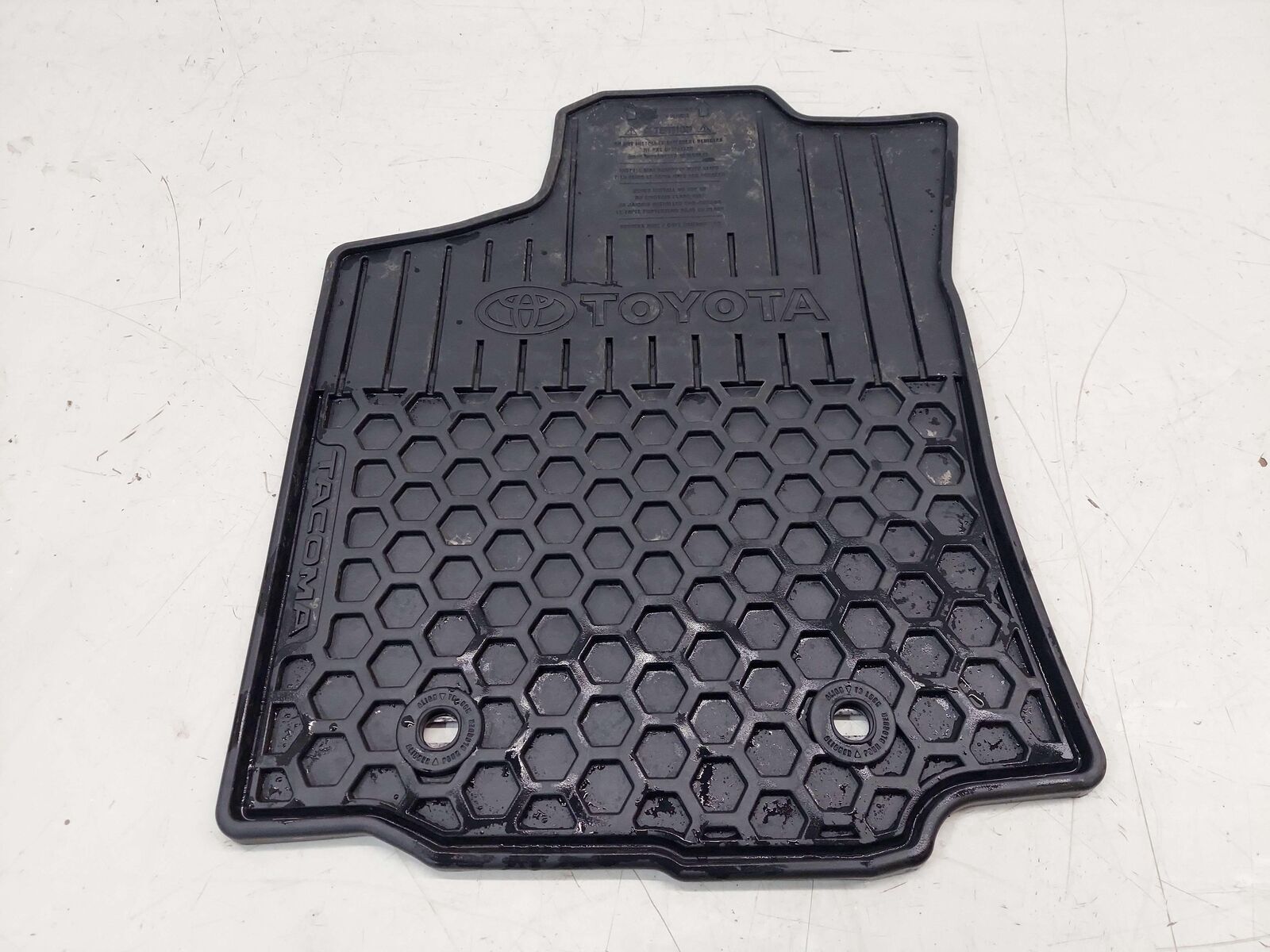 2017 TOYOTA TACOMA REAR FLOOR MAT OEM RUBBER SET & CREW CAB PU320-3516A-P1 OEM