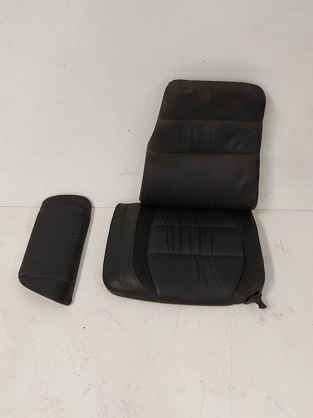 2001 Porsche 911 996 Cabriolet Rear RH Right Seat *Dents* Black