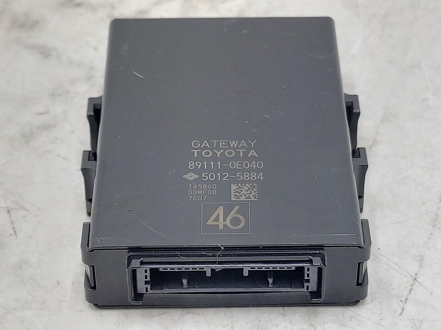 17-19 Toyota Highlander Network Gateway Control Module 89111-0E040 891110E040