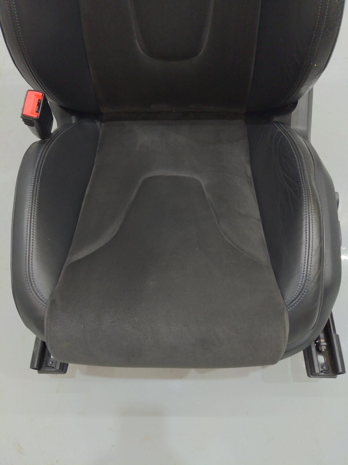 08-10 AUDI R8 Front Seat Lh Left Driver Black *outer Bolsters Has Wear* 54K KM'S