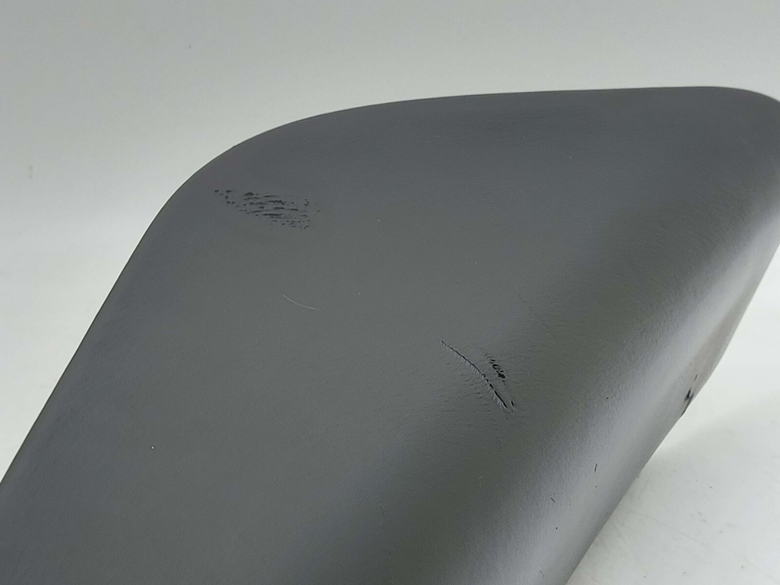 21 MCLAREN GT RH RIGHT DOOR SILL COVER PANEL JET BLACK LEATHER 13NA399CP *NOTES*