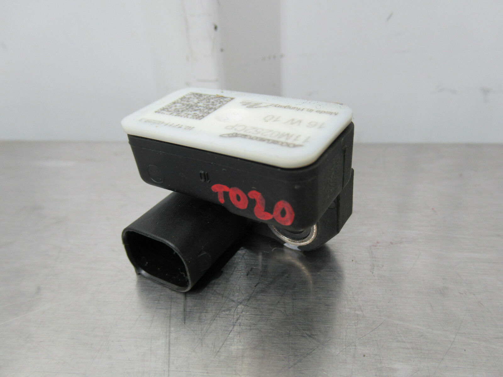 T020 2016 16 MCLAREN 570S YAW TURN RATE SENSOR #8 11M0252CP