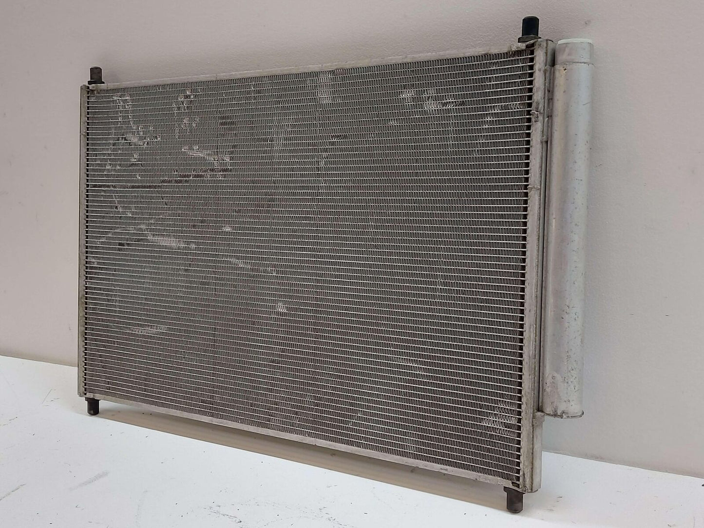 09-14 TOYOTA MATRIX AC A/C AIR CONDITIONING CONDENSER 8845012280 *FINS BENT*