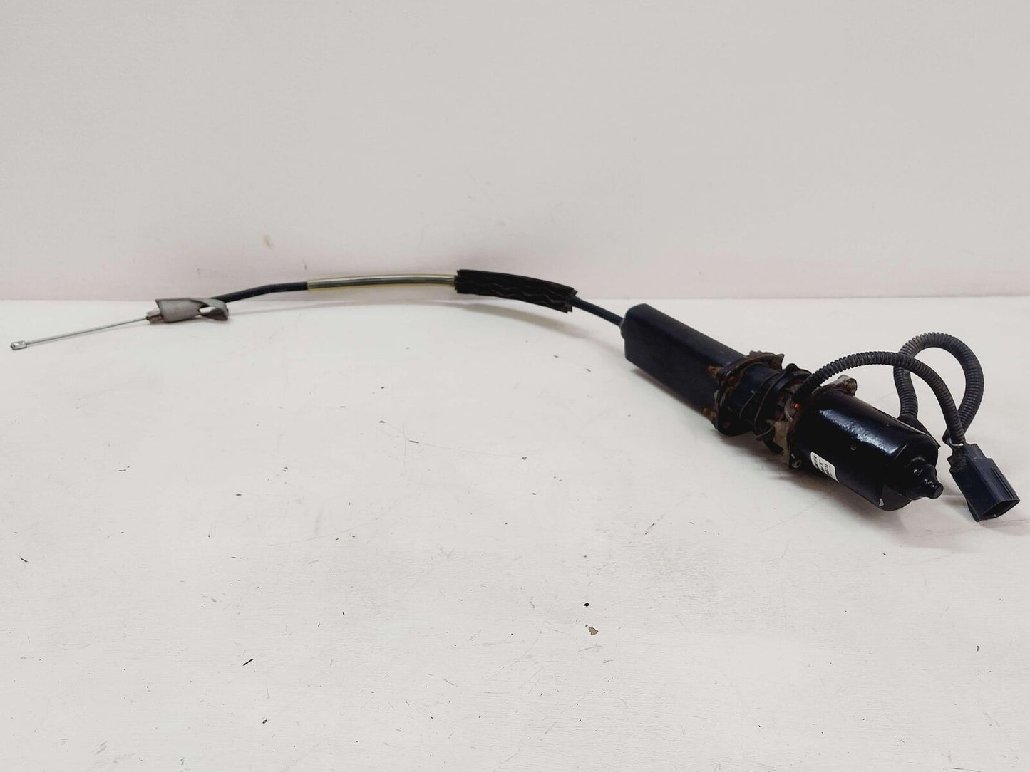 2015 JAGUAR XF X250 EMERGENCY PARKING E-BRAKE ACTUATOR W/ CABLES 17K MIILES