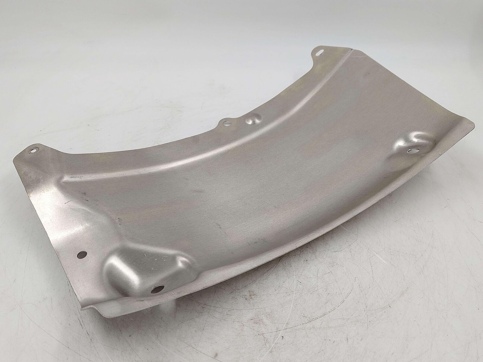 2024 ASTON MARTIN DB12 VOLANTE REAR RIGHT WHEEL ARCH SUPPORT BRACKET