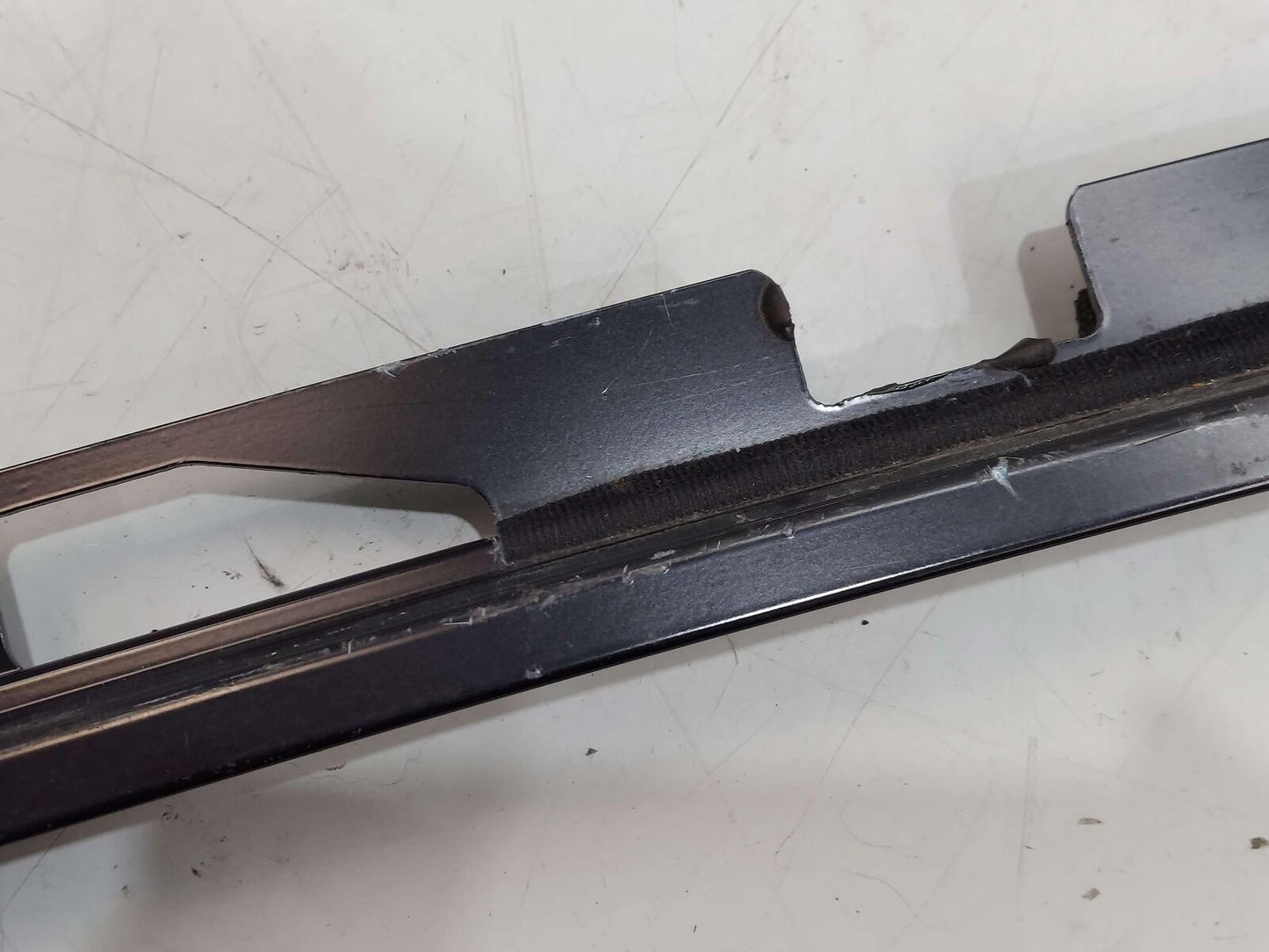 2017 MCLAREN 570S RIGHT DOOR DRIP RAIL BRACKET MOUNT 13A2776CP *SCRATCHES*