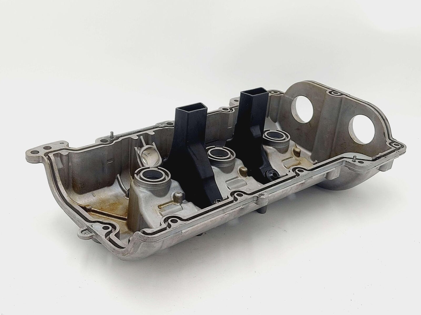 15-18 PORSCHE MACAN 3.0L LH LEFT VALVE COVER 946105136 95B