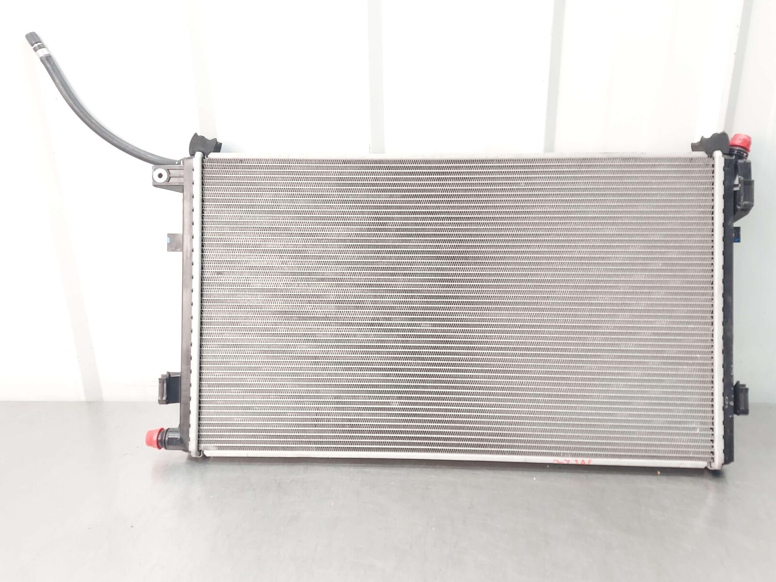 2024 ASTON MARTIN DB12 VOLANTE FRONT COOLANT RADIATOR 4.0L SECONDARY *NOTE