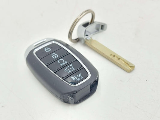 20-21 HYUNDAI PALISADE IGNITION KEY FOB REMOTE START SMART KEY FOB *PITTING*