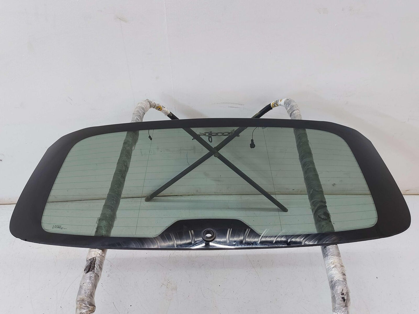 11-18 PORSCHE CAYENNE 958 S E-HYBRID REAR WINDOW GLASS 7P5845051 95854501115