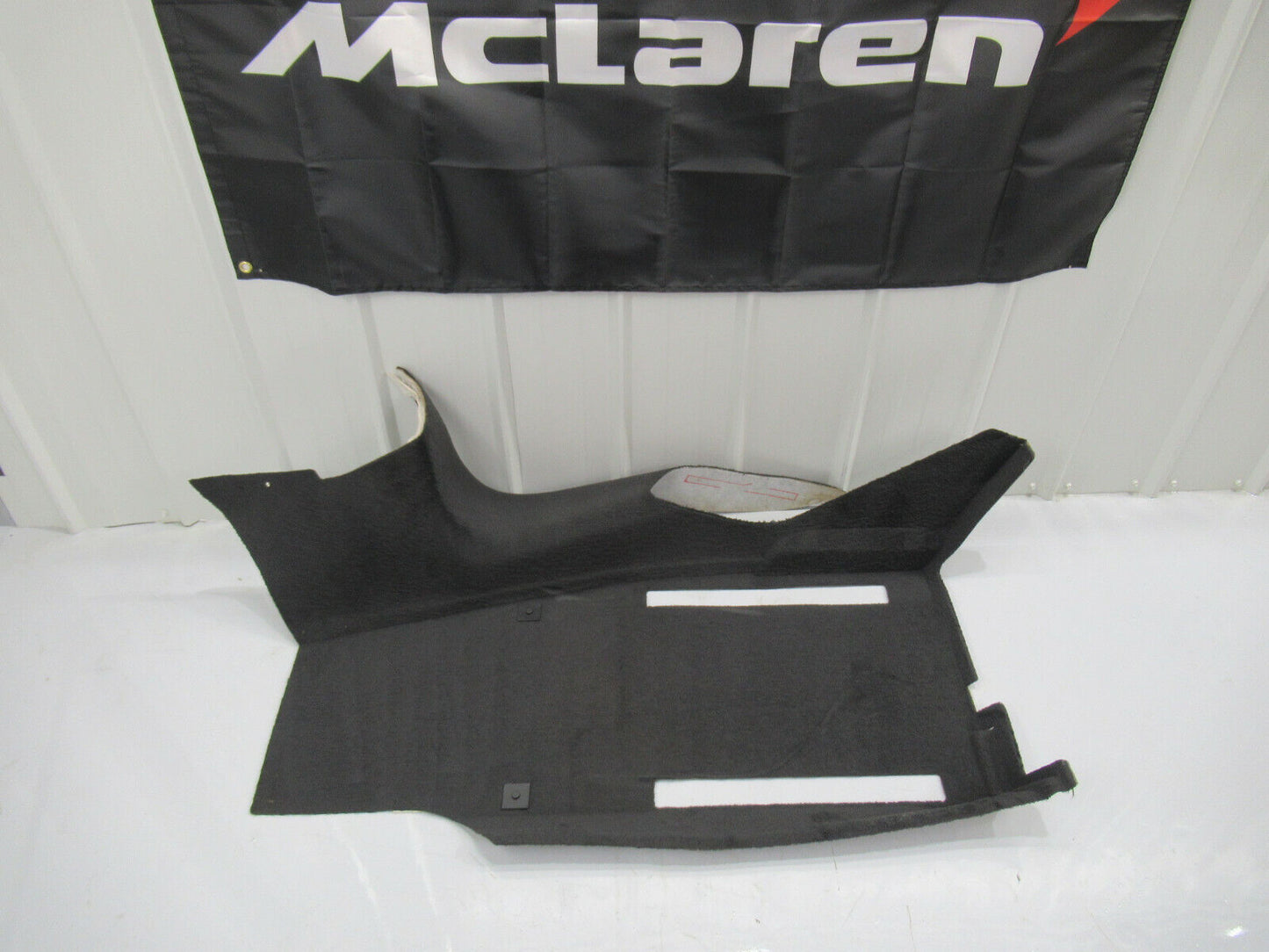 T020 2016 16 MCLAREN 570S RH RIGHT PASSENGERS CARPET BLACK 13N1459CP