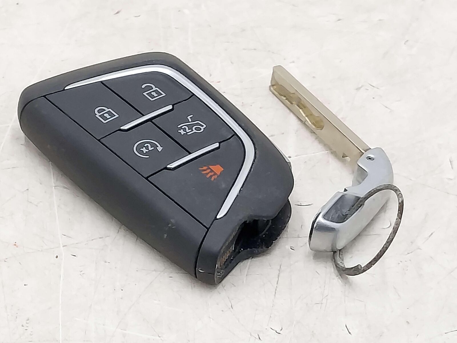 2020 CADILLAC CT4 IGNITION KEY FOB 5 BUTTON 13538860 433MHZ