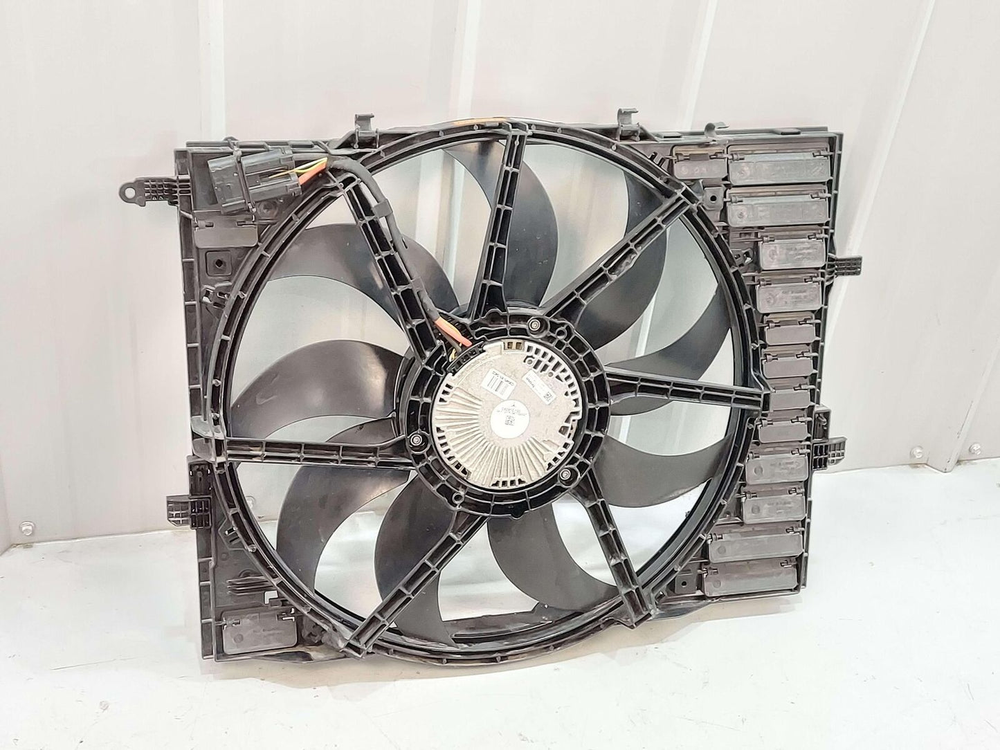 18-21 MERCEDES E63S AMG W213 ELECTRIC COOLING FAN MOTOR A0999062901