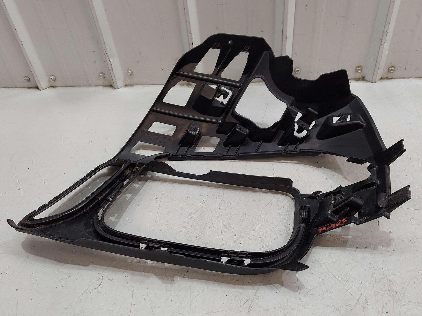 2014 PORSCHE 911 991 GT3 FRONT RIGHT BUMPER GRILL LIGHT FRAME SUPPORT BRACKET