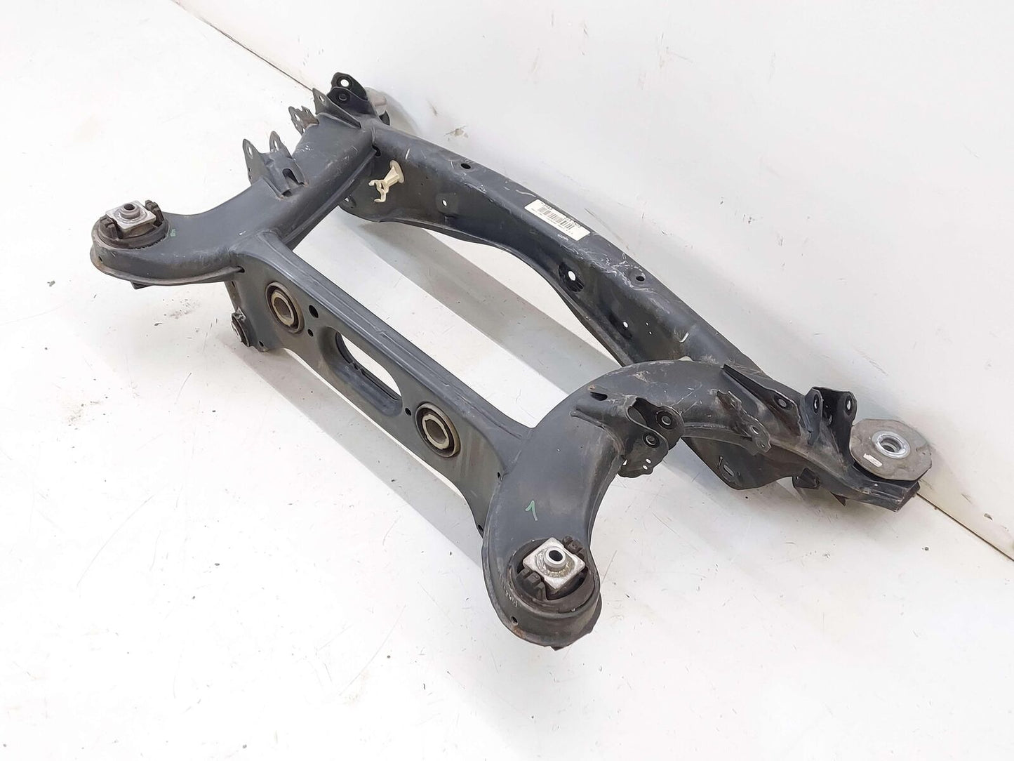 14 MERCEDES CLS REAR SUB FRAME CROSSMEMBER CRADLE 2313502101 2313509800