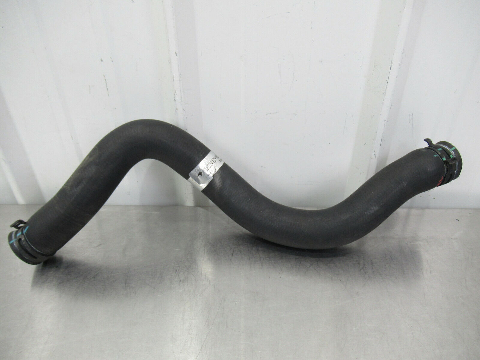 T020 2016 16 MCLAREN 570S LH LEFT RADIATOR HOSE #2 13L0241CP