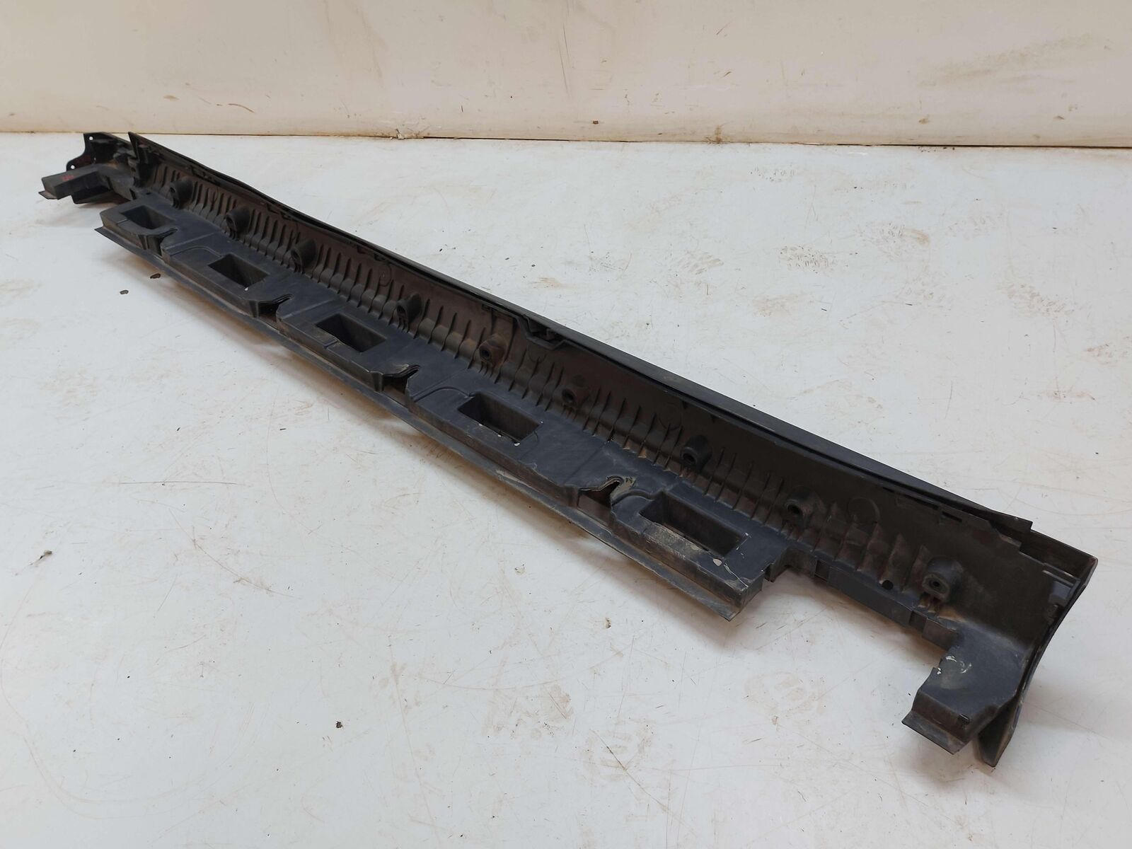 16-19 MERCEDES W166 GLE63S AMG RIGHT RUNNING BOARD *NOTE