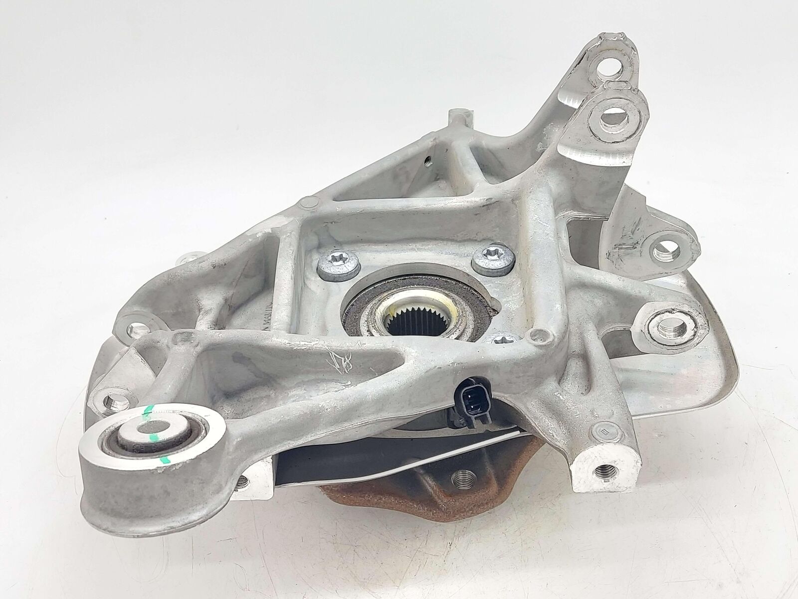 2024 ASTON MARTIN DB12 VOLANTE REAR RIGHT SPINDLE KNUCKLE HUB HY53-5A970-AD