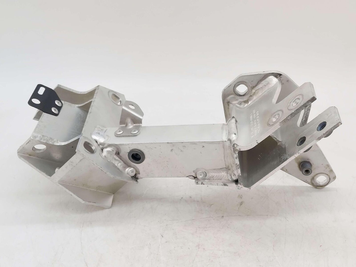 2016 PORSCHE CAYMAN GT4 981 REAR LEFT ALUMINUM CROSSMEMBER MOUNT BRACE BRACKET