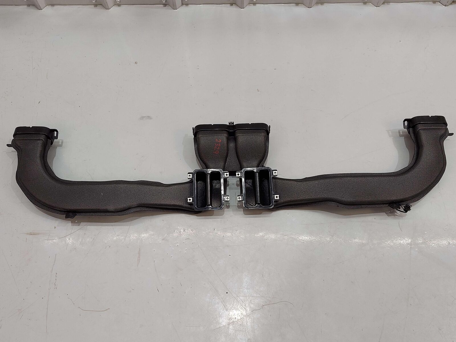 2023 McLaren Artura Center Dash Vent Tube 3K KM