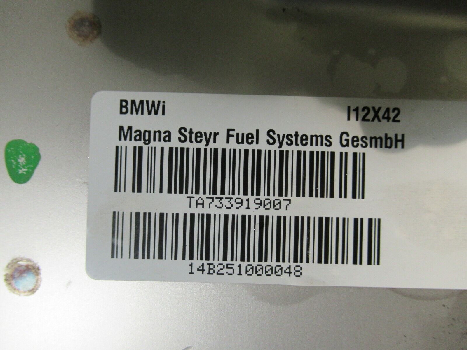 P018 BMW I8 2014-2017 FUEL TANK 