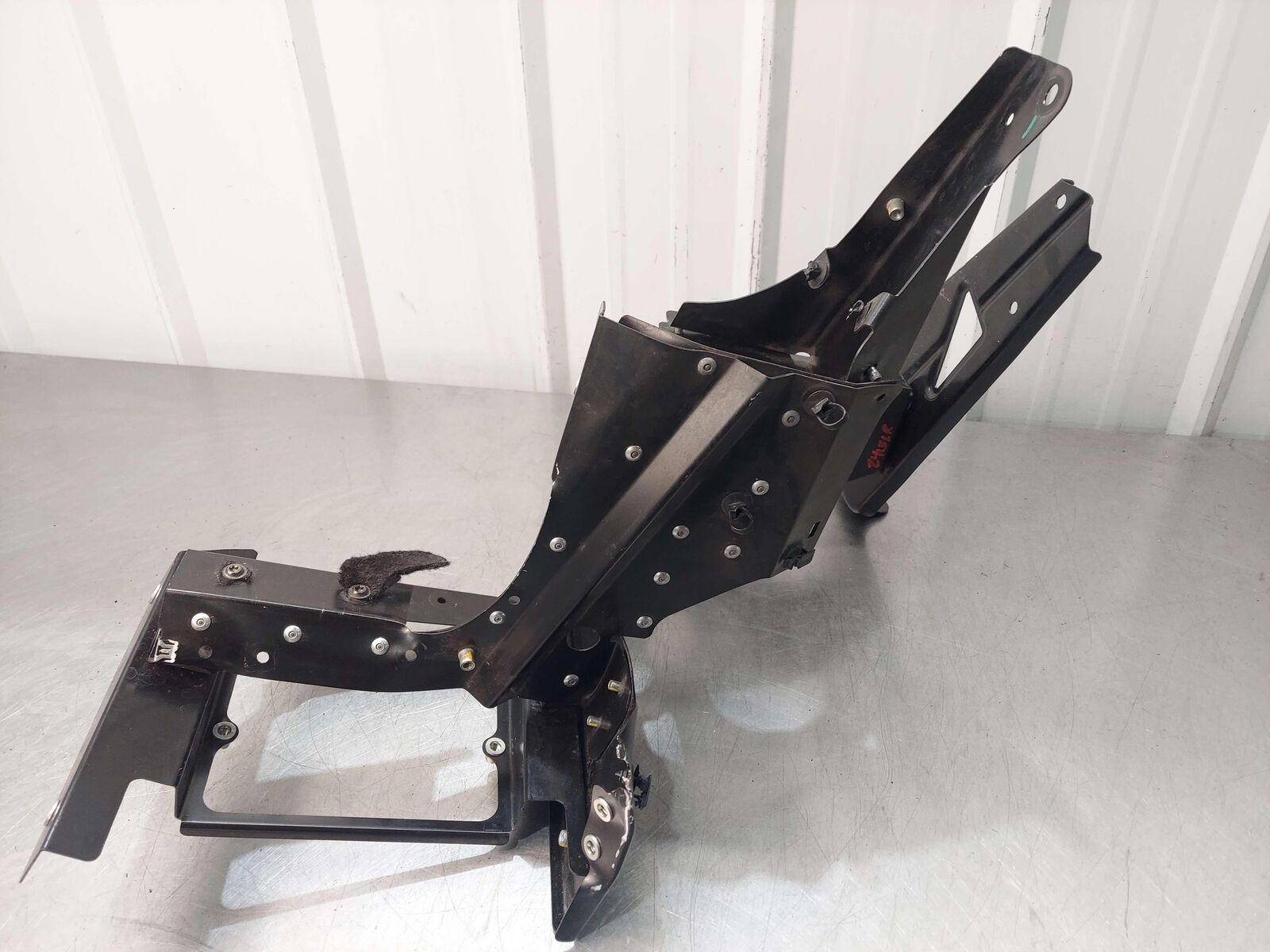 2016 MCLAREN 540C REAR LEFT QUARTER FRAME BRACKET MOUNT *NOTE