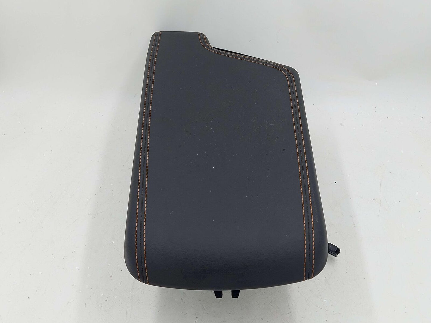 20-21 CADILLAC CT5 FRONT CONSOLE ARMREST LID & CUBBY LEATHER W/ ORANGE STITCHING