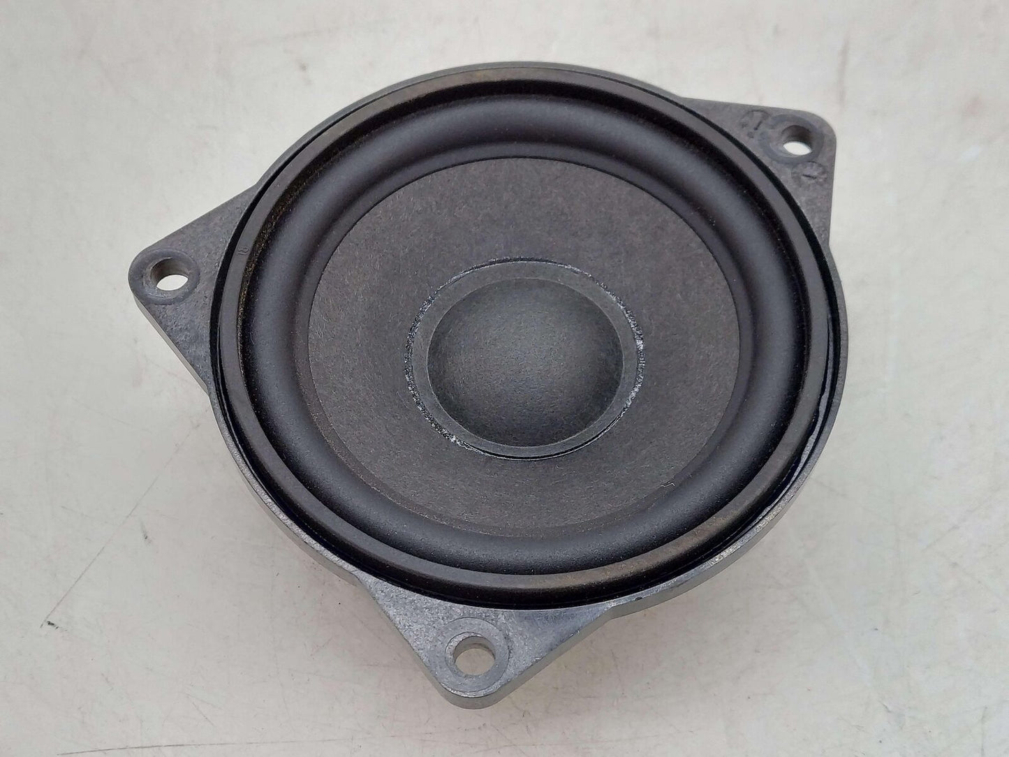 2017 MCLAREN 570S LEFT SPEAKER QUARTER MOUNT 13M1030CP