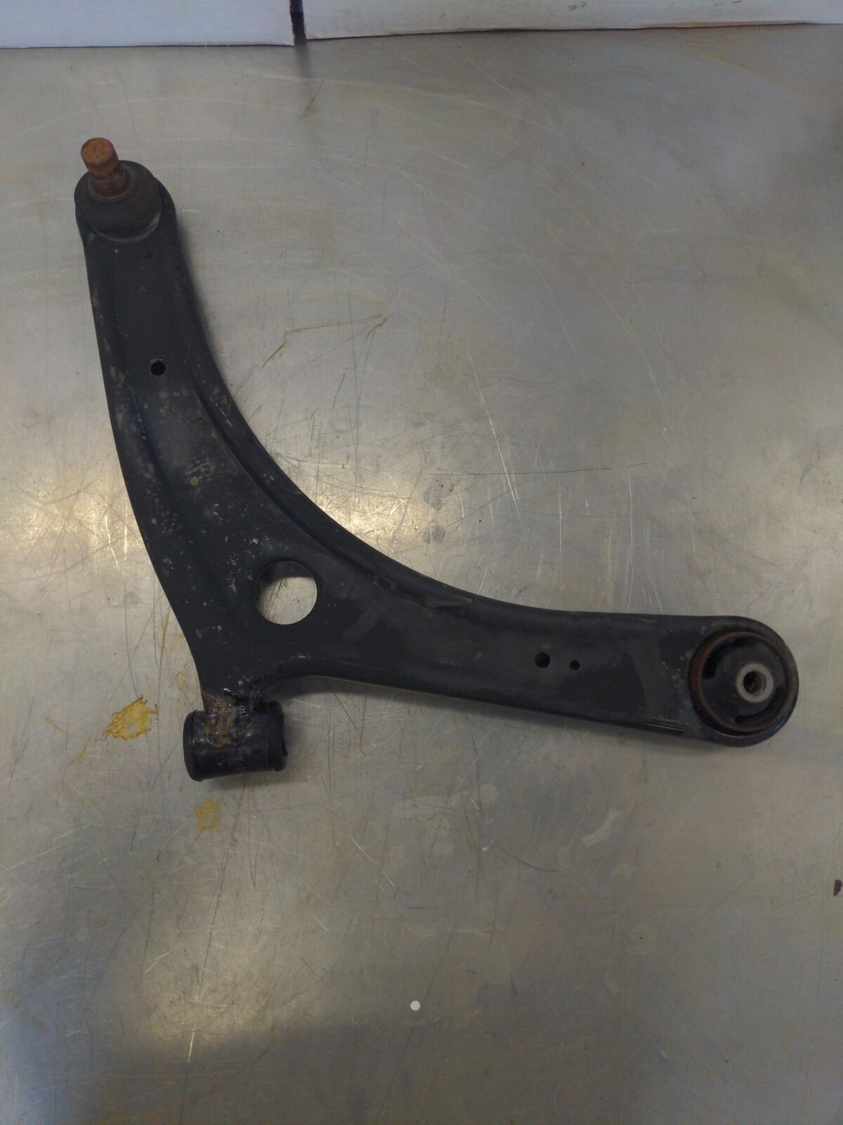 09-17 MITSUBISHI LANCER FRONT RIGHT LOWER CONTROL ARM 4013A430