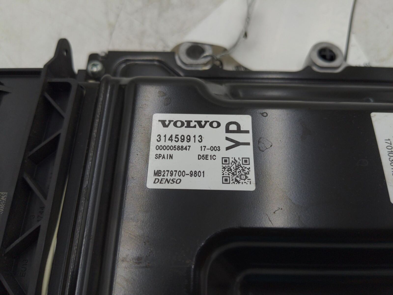 17 18 19 20 VOLVO S90 Engine Brain Box ECU ECM 31459913