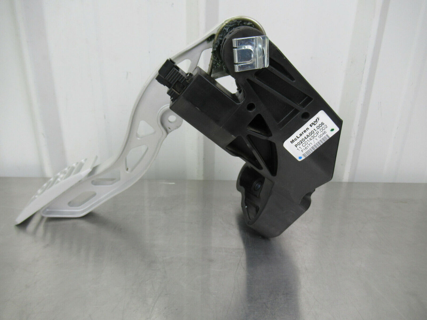 T020 2016 16 MCLAREN 570S BRAKE PEDAL 11C0143CP