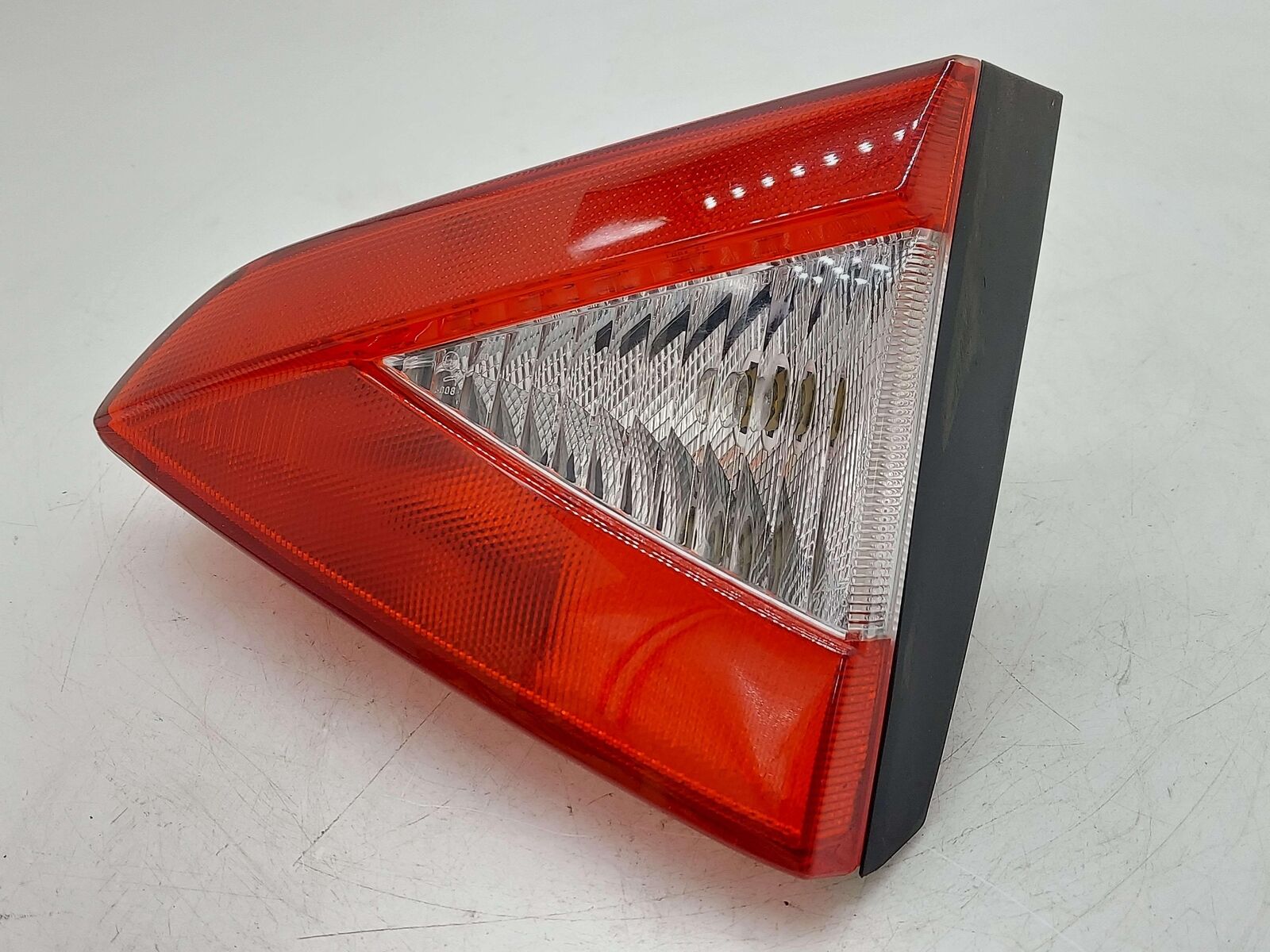 2010 Maserati GranTurismo S M145 Coupe RIGHT TAIL LIGHT LAMP INNER 231568