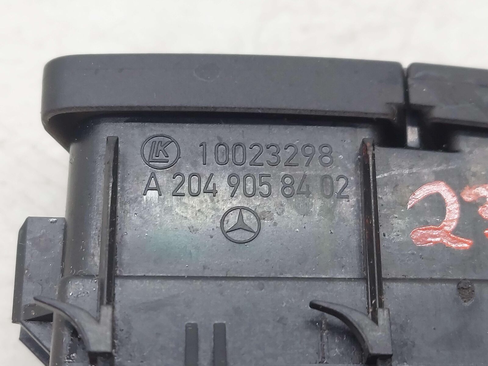 12-18 MERCEDES CLS63s AMG W213 FRONT LH LEFT DOOR LOCK SWITCH A2049058402