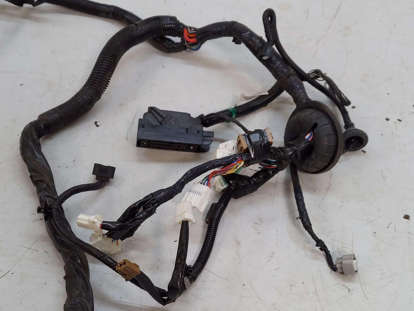 2009 Nissan GTR GT-R R35 Engine Wire Wiring Harness 24012JF10B 60K KMS *Notes*