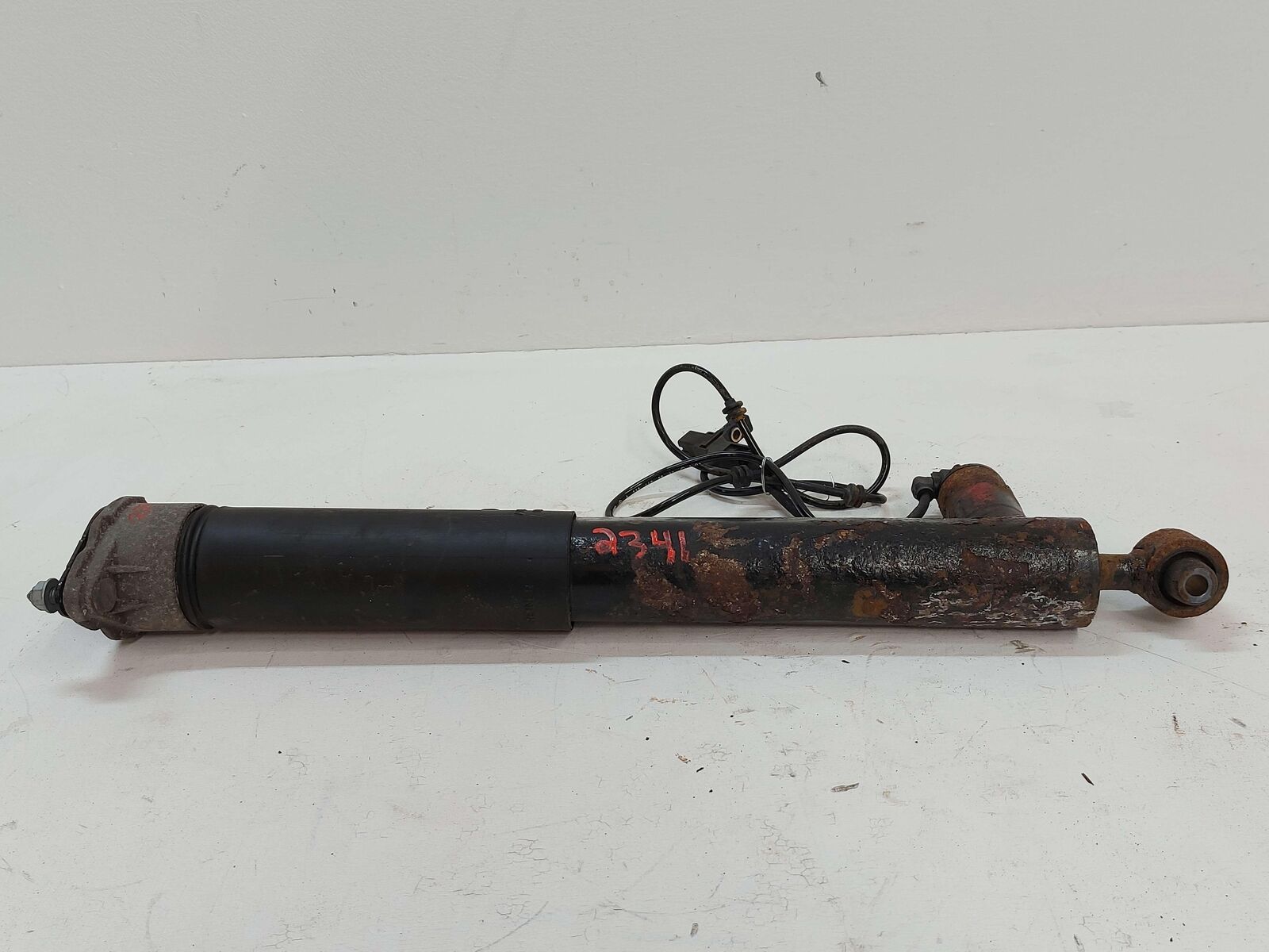 14-18 Mercedes W218 CLS63S AMG REAR RIGHT STRUT SHOCK ABSORBER A2183202030