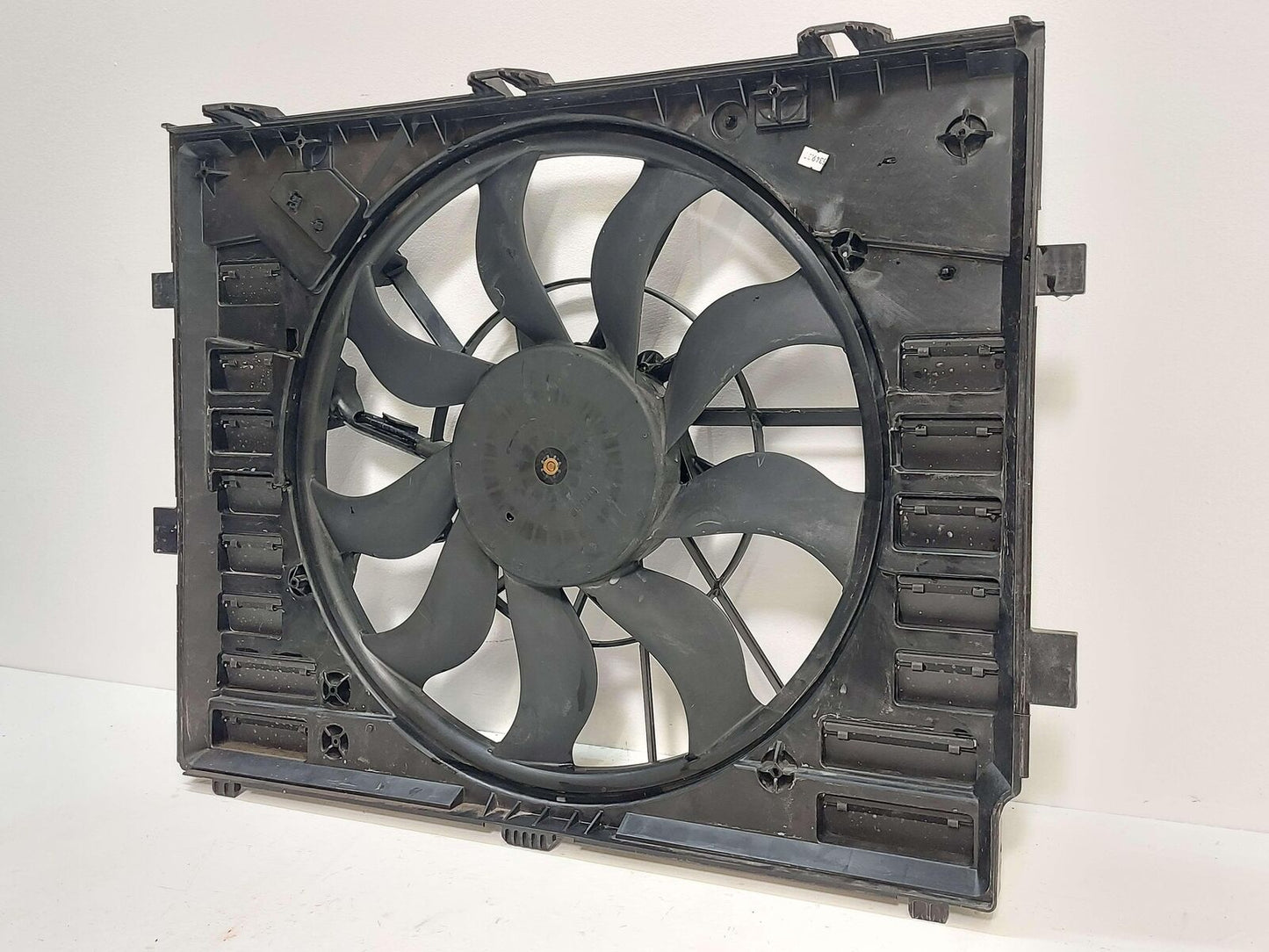 11-18 PORSCHE CAYENNE 3.0L HYBRID RADIATOR ELECTRIC COOLING FAN SHROUD & MOTOR