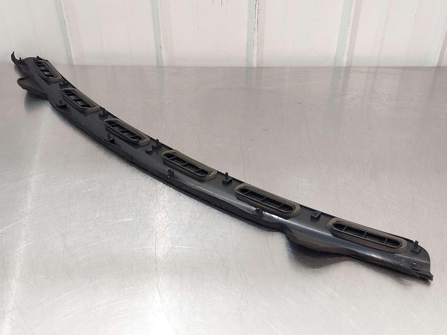 2010 Maserati GranTurismo S M145 A/C HEATER VENTS DASH DEFROST VENT 68236100