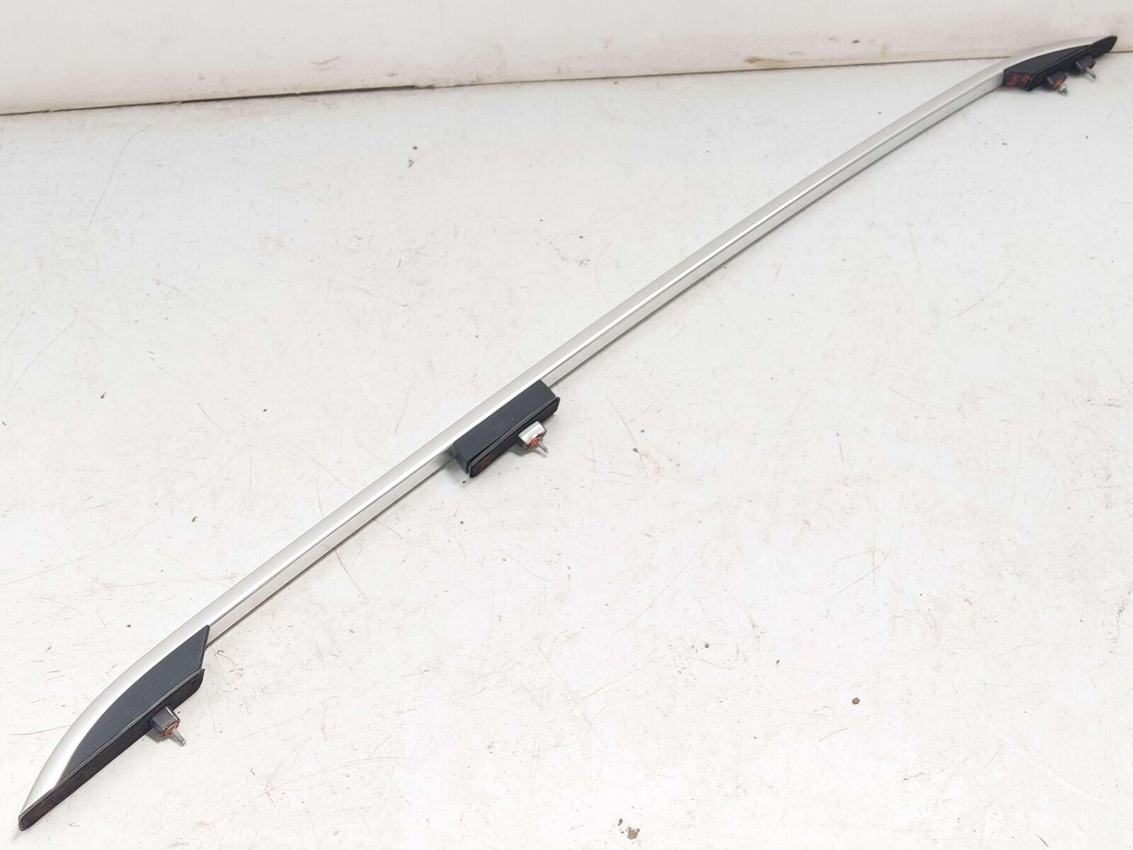 10-15 MERCEDES GLK250 X204 RIGHT ROOF RACK RAIL SILVER A2048902293 *SCRATCHES*