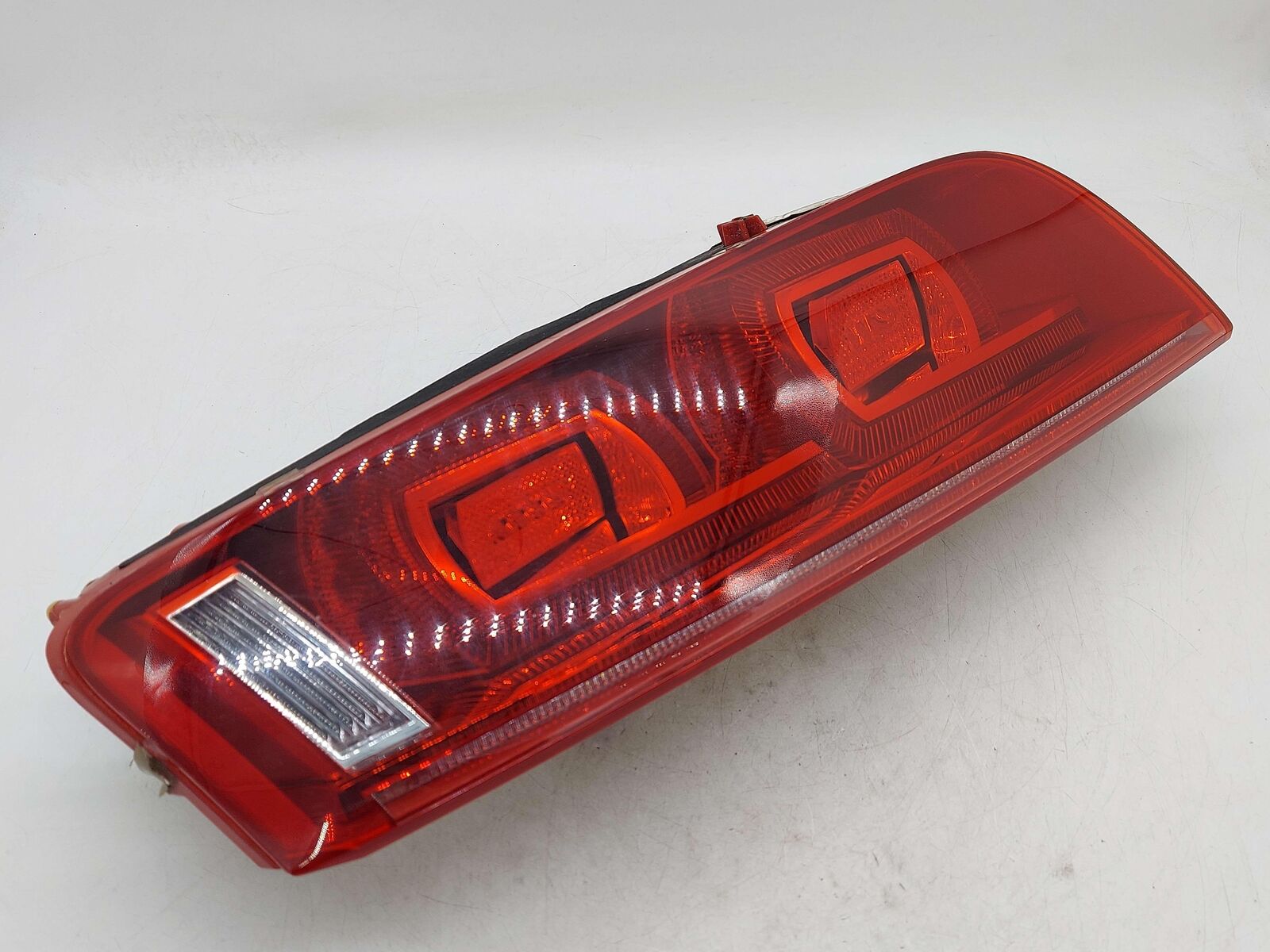 2008-2009 AUDI R8 LEFT TAIL LIGHT LAMP 420945095A